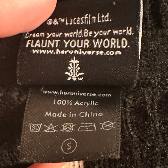 STAR WARS - Oversized Comfy Darth Vader Sweater Size Small - Picture 5 of 5